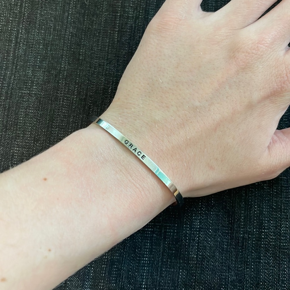 Silver band ‘GRACE’ bracelet